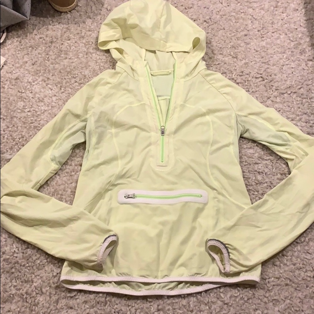 lululemon pullover - size 2 (fits like a 4)